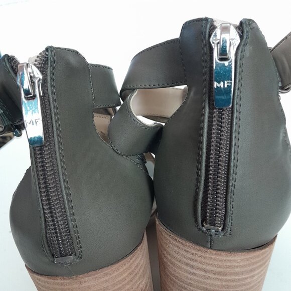 Women’s Marc Fisher Gray Suede Back Zip Peep Toe Block Heel Ankle Strap Size 10M - Picture 8 of 8